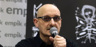 Kombi z nową płytą w Empiku Manufaktury