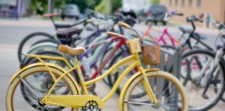 Trwa montowanie stacji roweru miejskiego