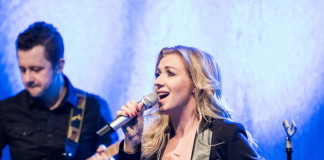 Kasia Cerekwicka rzuciła publiczność „Na kolana”