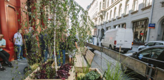 Pierwszy parklet stanął przy Struga 2