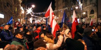 Demonstracja „Pełzający Stan Wojenny” na ul. Piotrkowskiej
