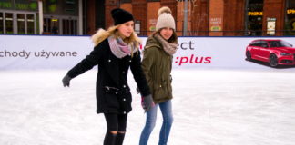 W Manufakturze działa już lodowisko