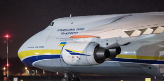 Antonov An–124 Rusłan wylądował na lotnisku w Łodzi